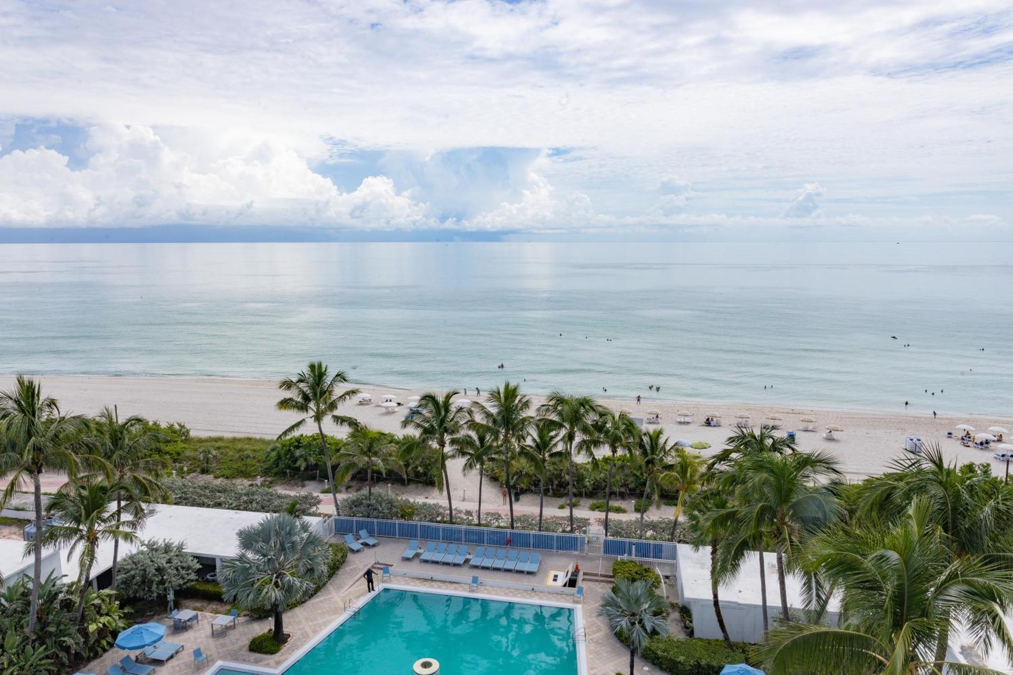 Sherry Frontenac Oceanfront — Photos 1
